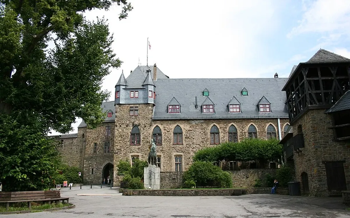 Rohrreinigung Solingen – Solingen Schloss Burg